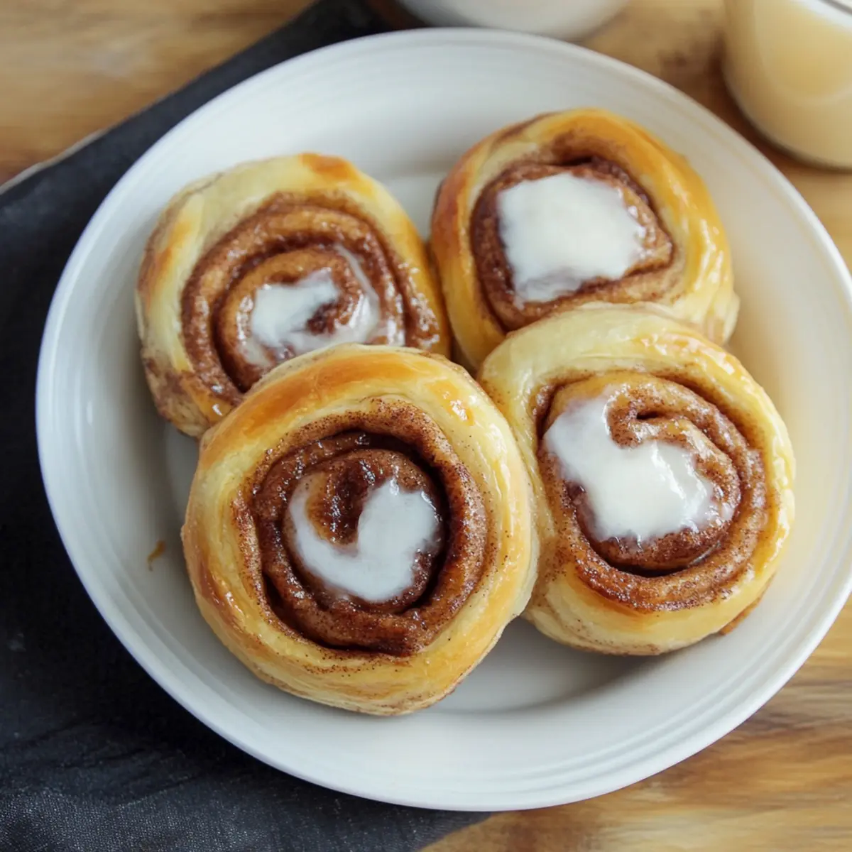 Irresistibly Easy Pie Iron Cinnamon Buns Recipe for Camping Delight 2 wsnero7or7zchly6nlw8